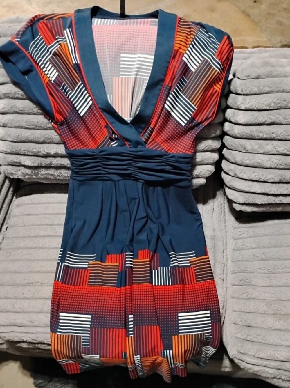BCBGMaxAzria Navy Multicolor Geometric V-Neck Dress